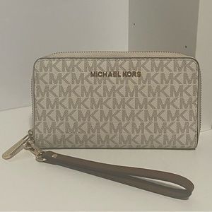Micheal Kors Logo Large Wallet Wristlet